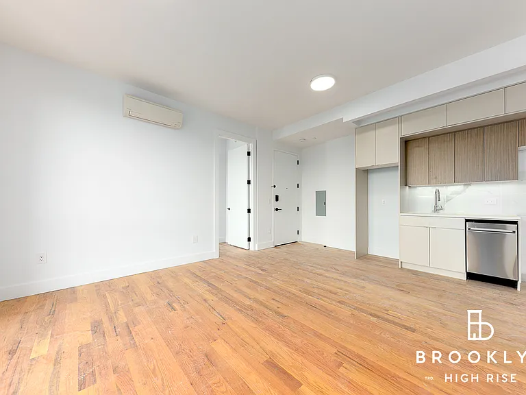 2667 Fulton St #7G — Photo 3