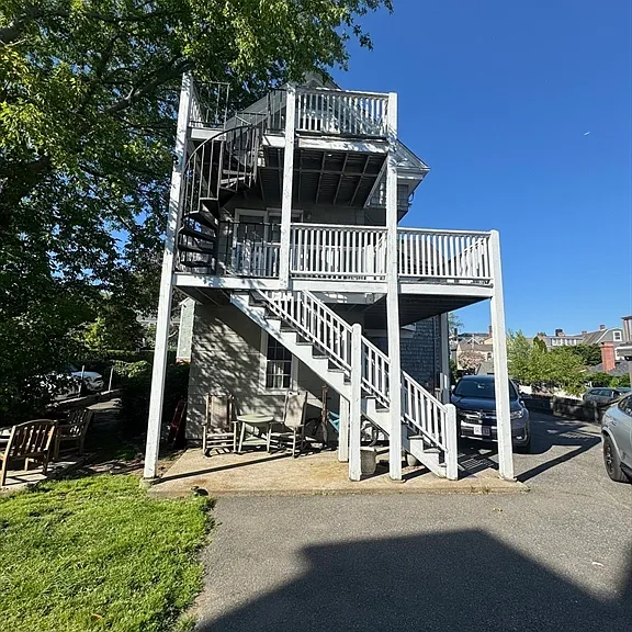 35 State St #4 — Photo 8