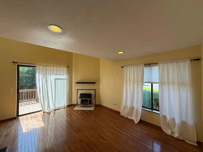 40 Danforth Ct — Photo 10