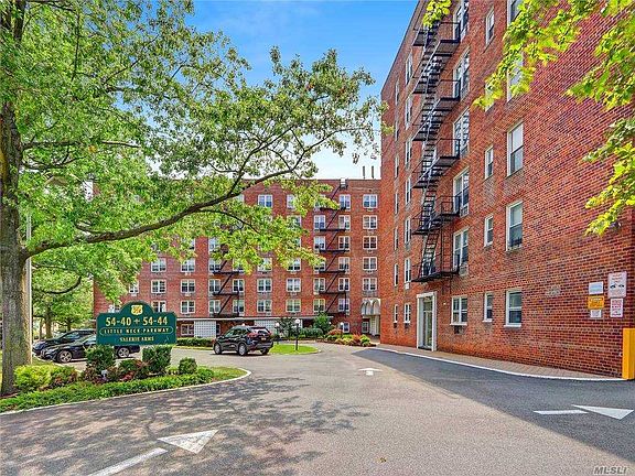 3rd image of 54-40 Little Neck Pkwy APT 6R