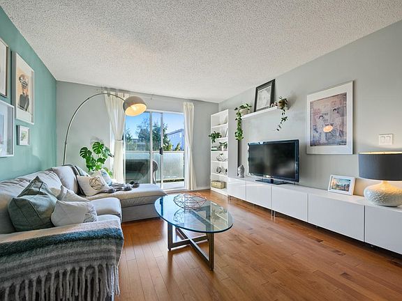 2nd image of 998 W 19th Ave #405