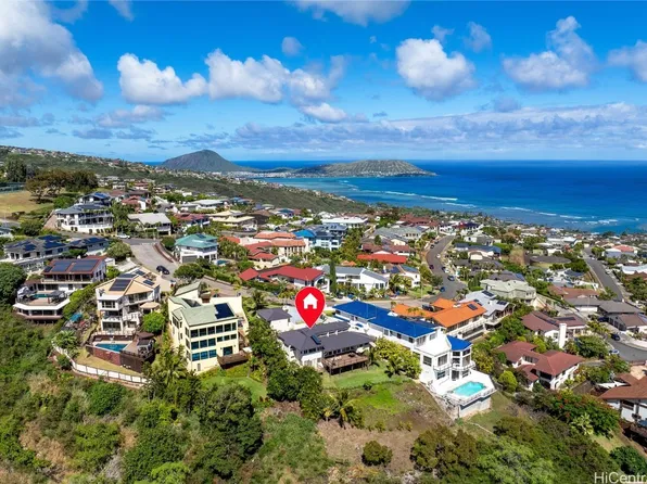 1930 Alaweo St, Honolulu, HI 96821