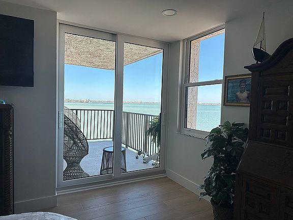 2nd image of 6051 Sun Blvd