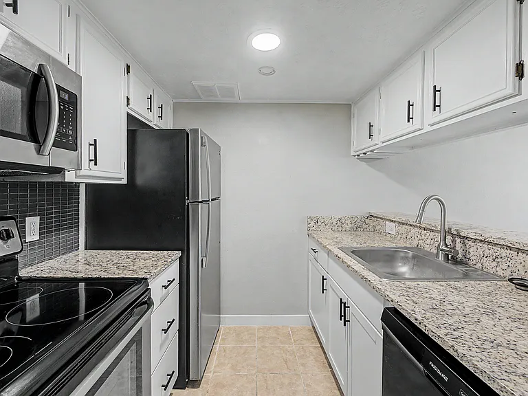 41 Cypress Fairway Vlg — Photo 5
