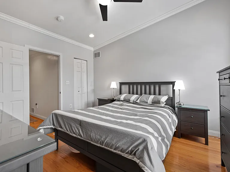 8 E Randall St — Photo 15