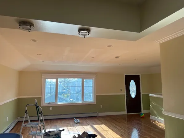 172-19 144th Road image 2 of 14