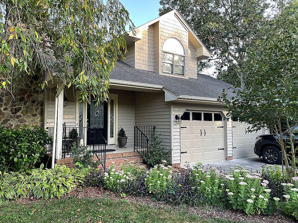 1st image of 200 Nancy Dr