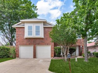 929 Ashmount Ln, Arlington, TX 76017