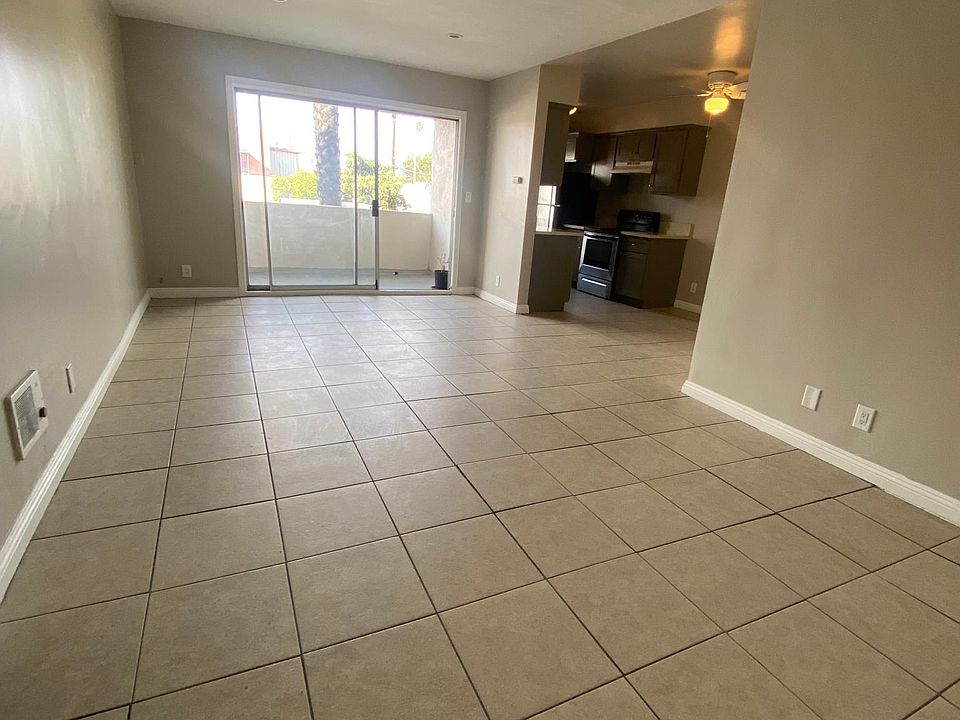 1st image of 227 W Florence Ave Unit 3