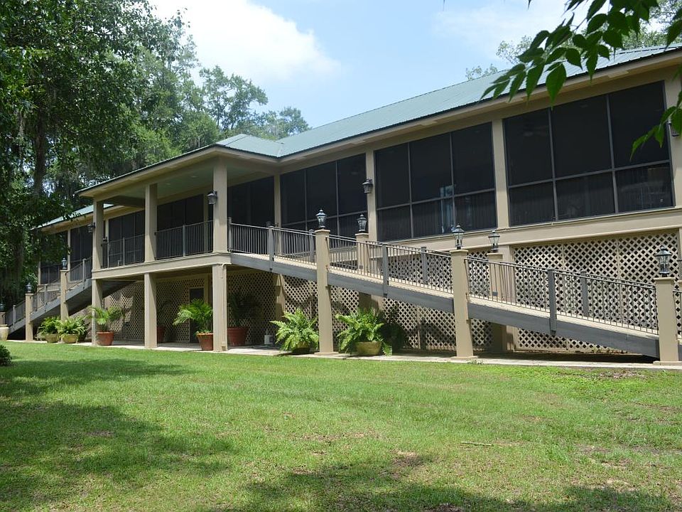 CREEKSIDE