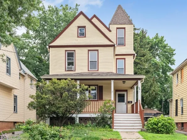 35 Park Ave, Dumont Boro, NJ 07628