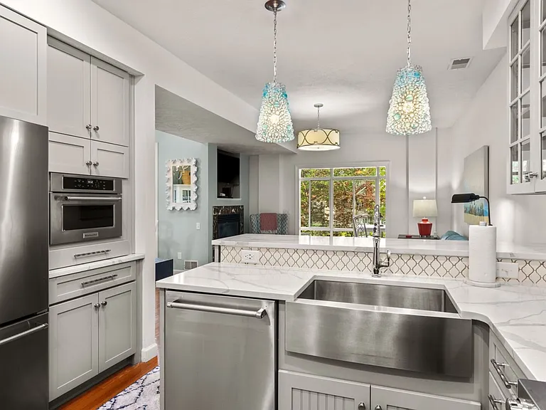 213 Midtown Dr — Photo 15
