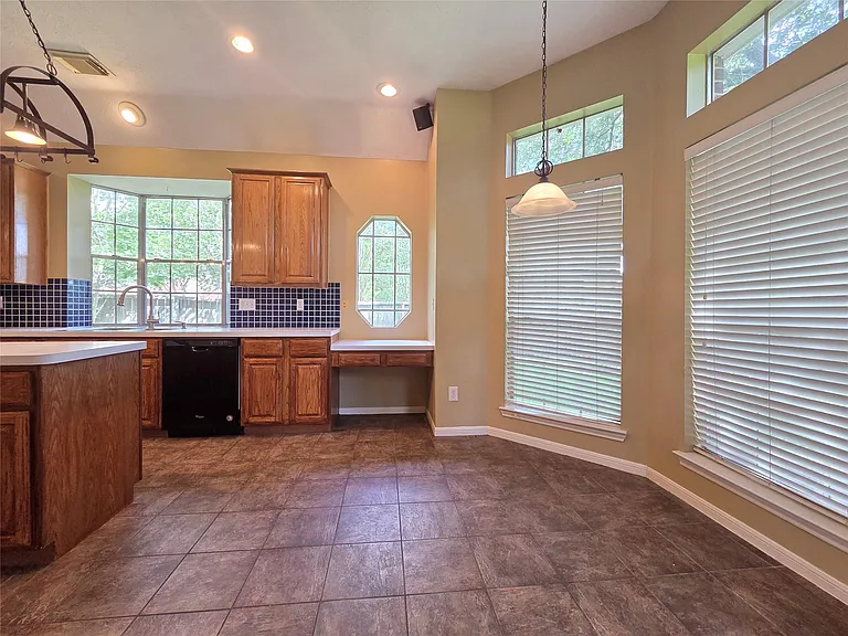6903 Springcrest Ct — Photo 36