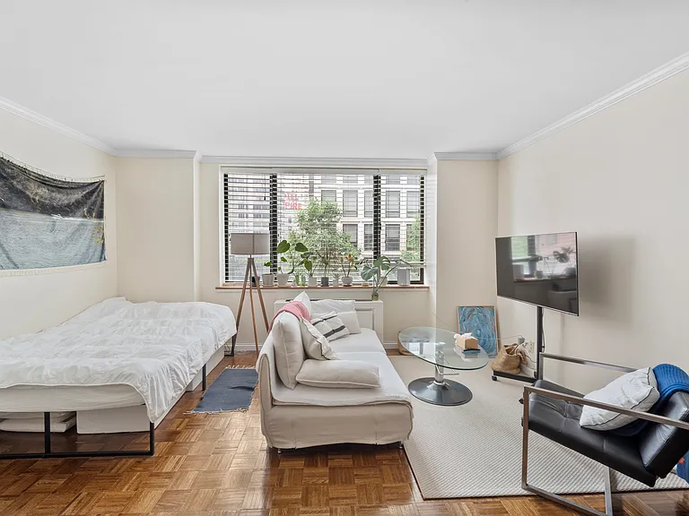30 W 61st St #9F — Photo 5