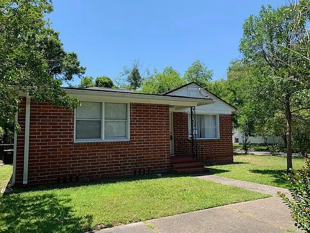 1308 Ingleside Ave