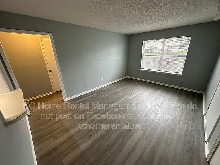 818 Rosewood St #B — Photo 9