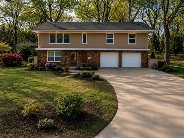 10115 E 31st St S, Independence, MO 64052