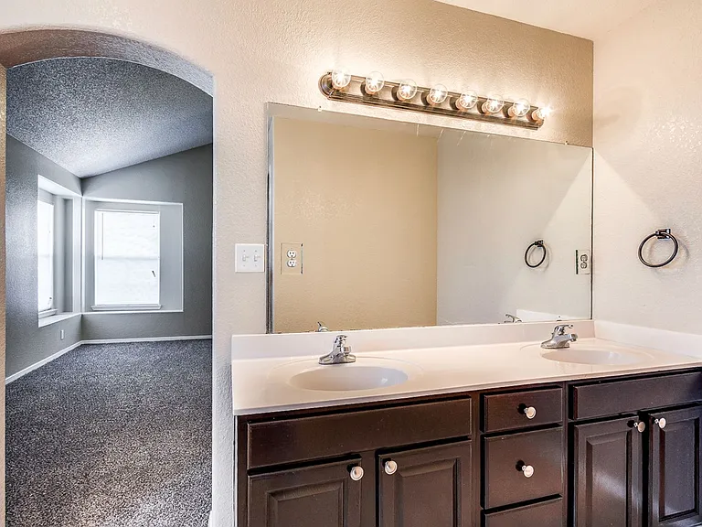 900 Tecate Pl — Photo 16