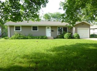 555 Mohican Rd, Carol Stream, IL 60188