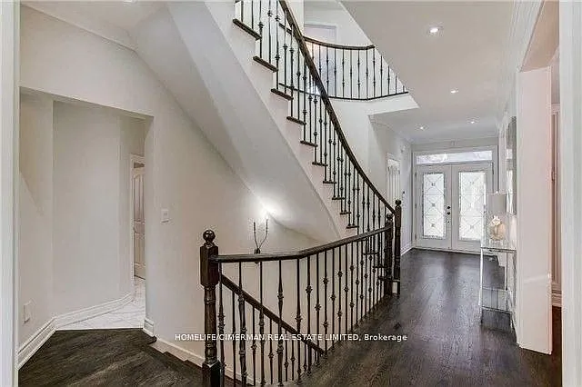 18 Newton Dr — Photo 3