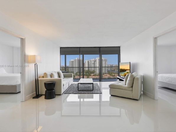 3701 N Country Club Dr APT 2109