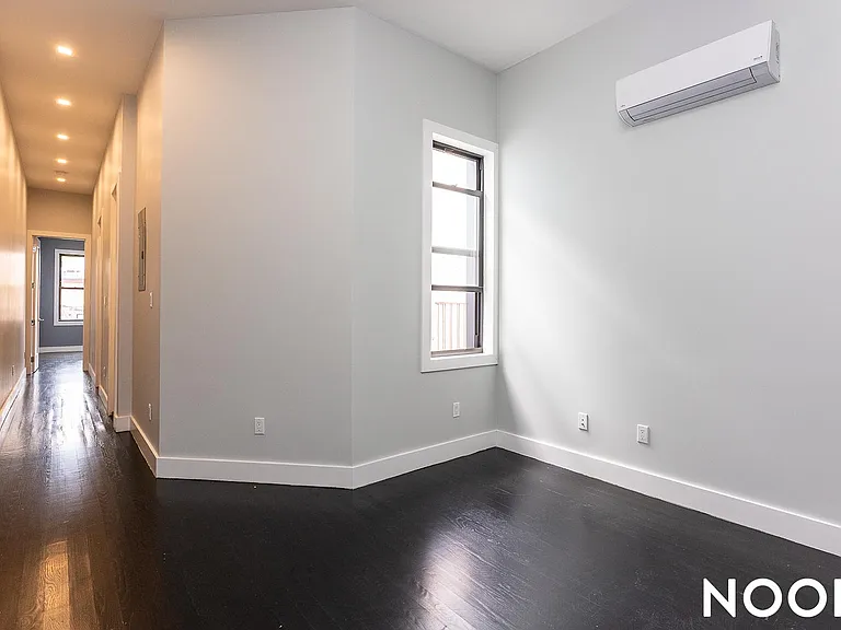 2028 Grove St #2L — Photo 7