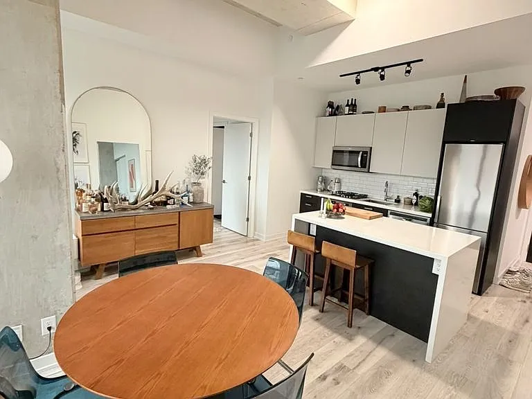 55 Ontario St #906 — Photo 6