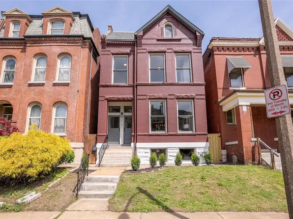 2731 Armand Pl, Saint Louis, MO 63104