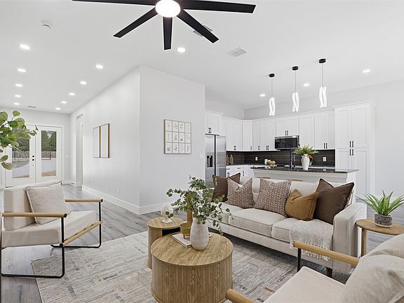 4th image of 113 Los Robles Rd
