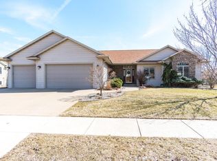 1012 Windhill St, Onalaska, WI 54650