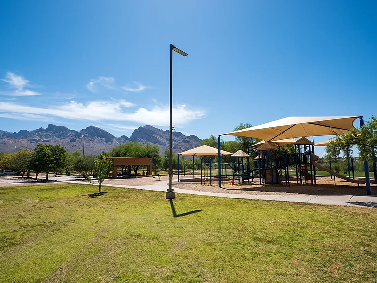 458 W Paseo Rio Grande — Photo 24