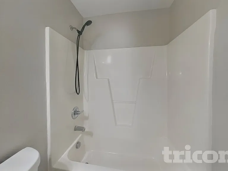 2809 Erinridge Rd — Photo 16