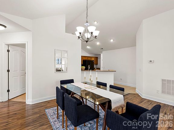 4th image of 92 Mountain Meadow Cir