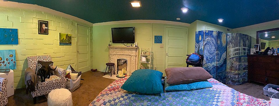 Master bedroom 400sqft suite