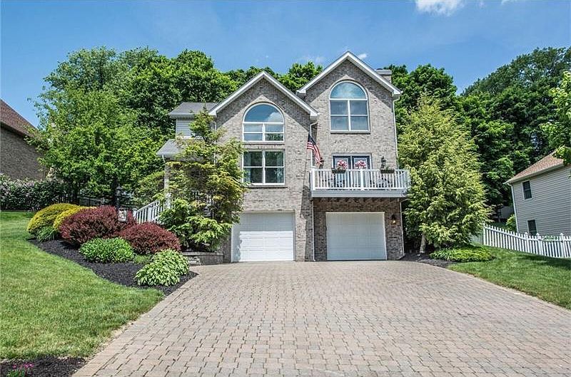 1st image of 271 Garden Center Ct