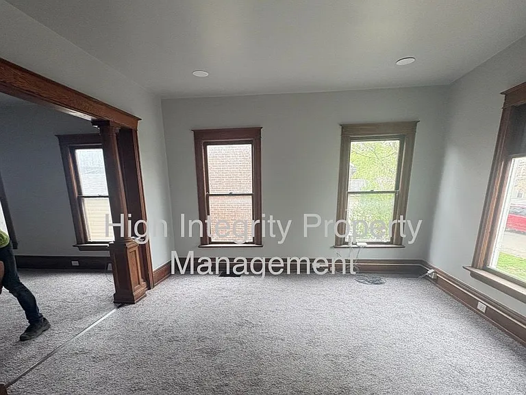 353 W Water St — Photo 2