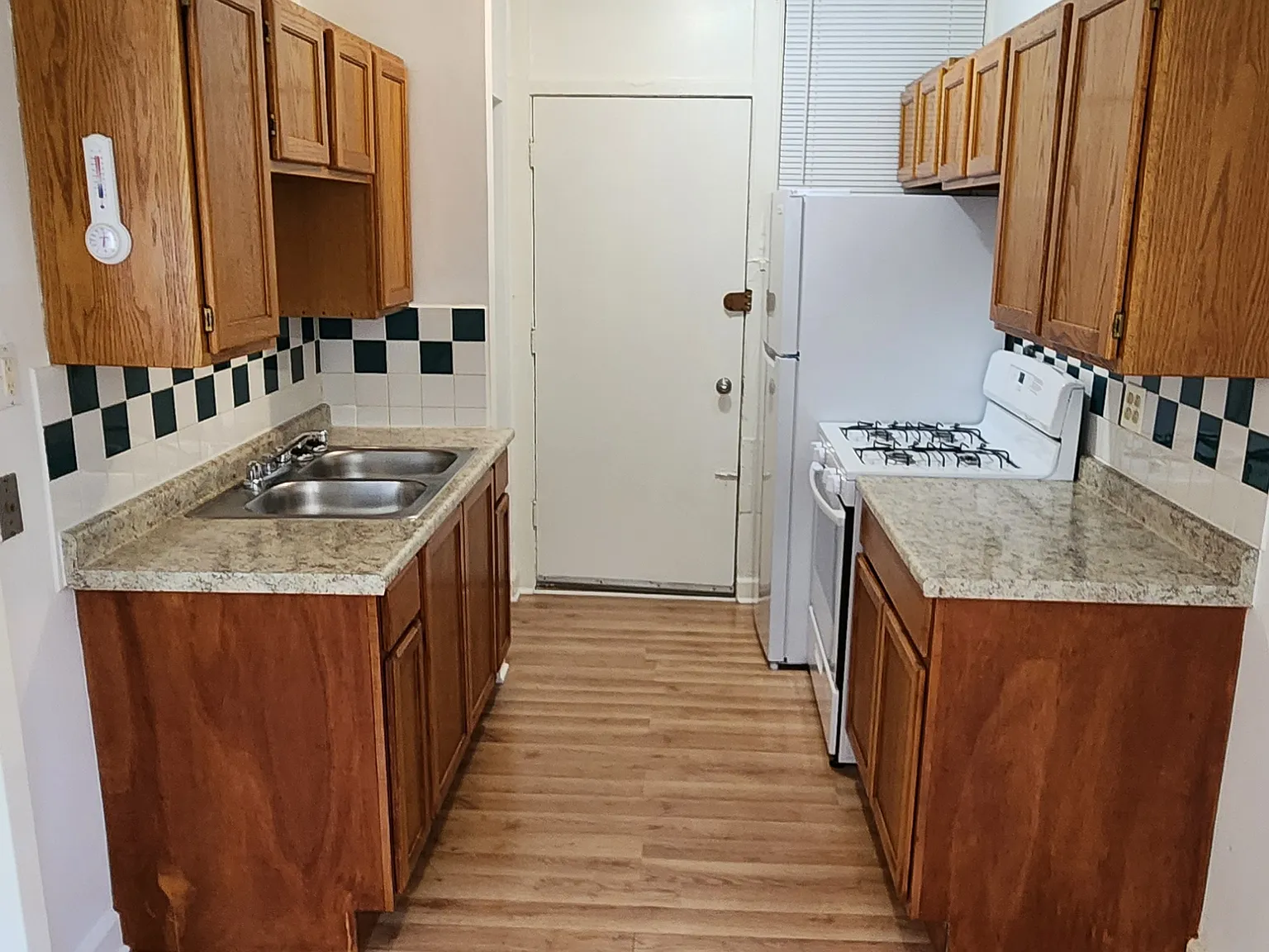 1 bed, 800 sqft, $1,400 — Photo 1