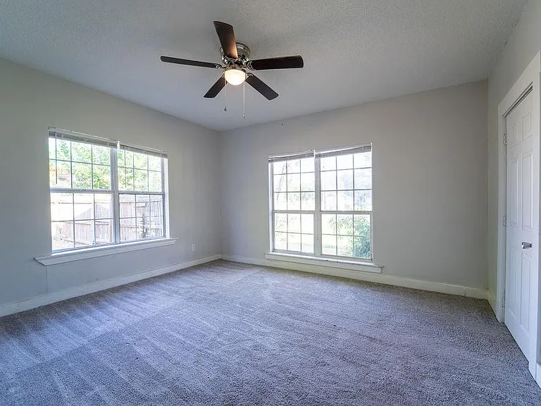 720 Main St — Photo 10