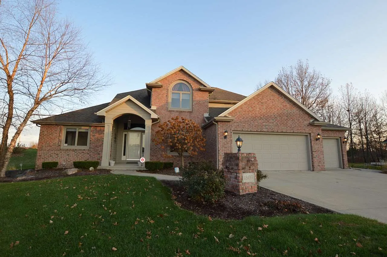 1803 Falconview Pl E photo 1