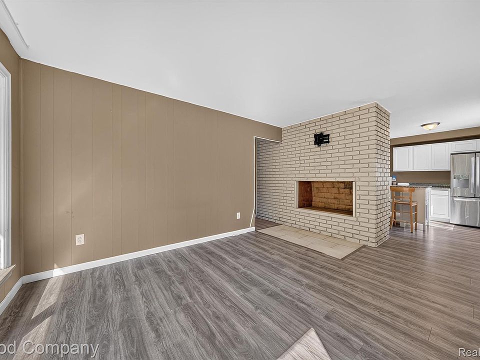 21004 Westover Ave, photo 8