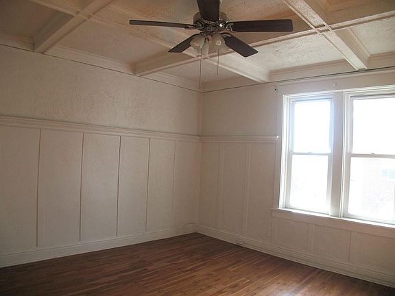4th image of 502 Bryan St APT D