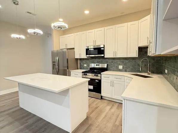 5548 N Lincoln Ave #1, Chicago, IL 60625