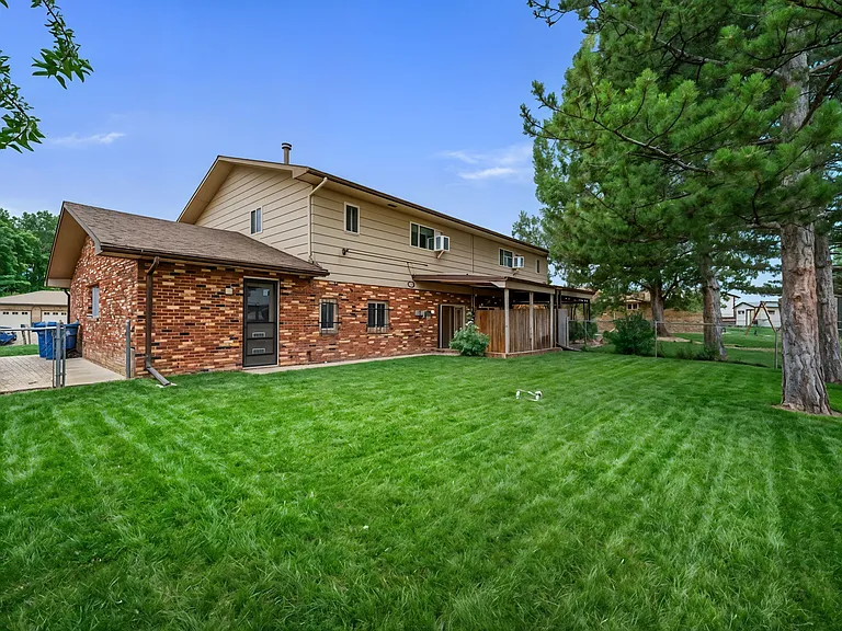 745 Nyssa Dr — Photo 14