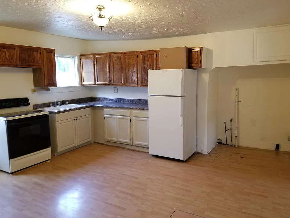 228 Canandaigua St #2