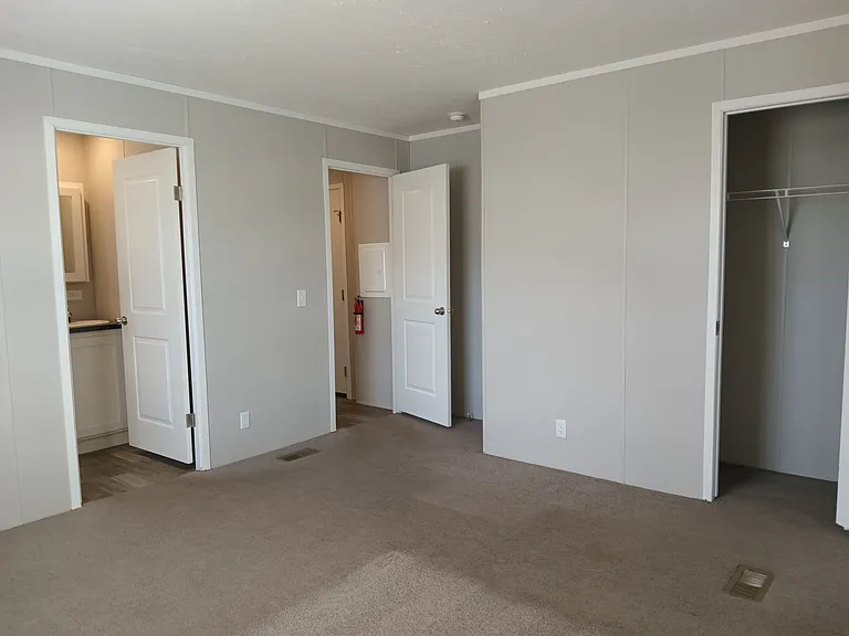 Linden Place — Photo 23
