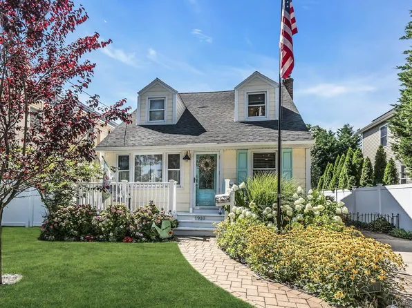 1910 Frederick Avenue, Merrick, NY 11566