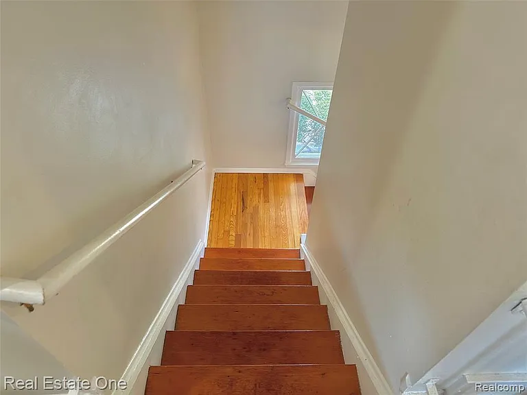 26950 Rochelle St — Photo 8
