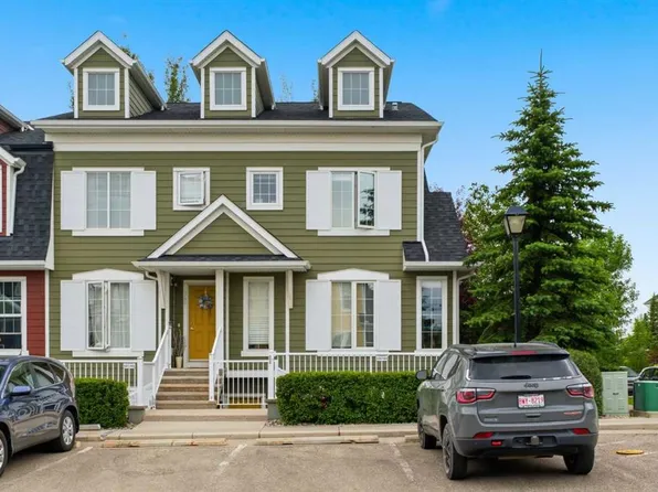 550 W McKenzie Towne Close SE, Calgary, AB T2Z 1A8