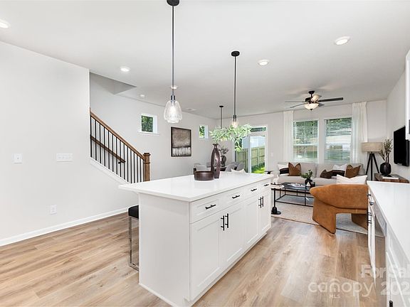 4th image of 3611 Corbett St