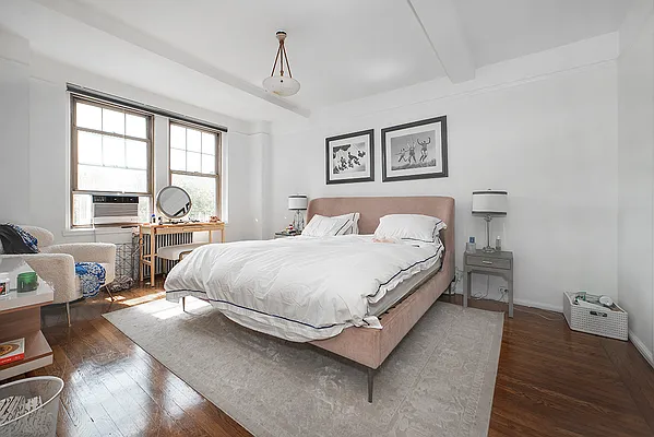 Rented by R New York | media 9